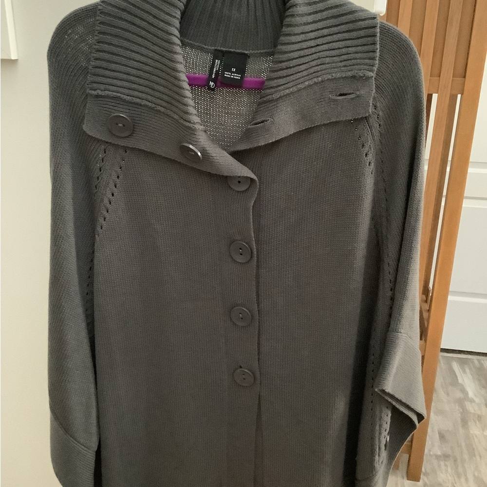 CLEARANCE Gray Women's Sweater Cape